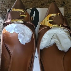 Nine west  dress shoe pointy Taupe size 10 low heel dress shoe